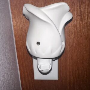 Scentsy Tea Rose mini wax warmer